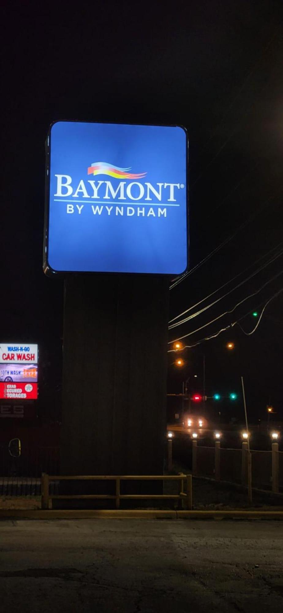 Baymont By Wyndham Del Rio Hotel Buitenkant foto