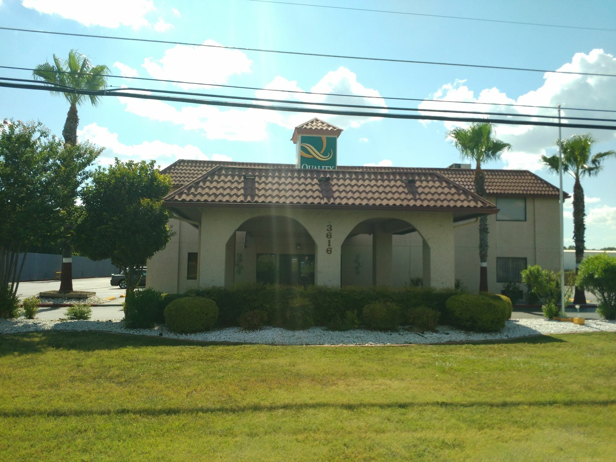 Baymont By Wyndham Del Rio Hotel Buitenkant foto